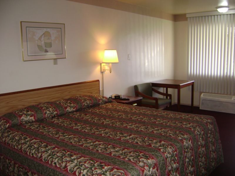 Tiffin Motel Room photo