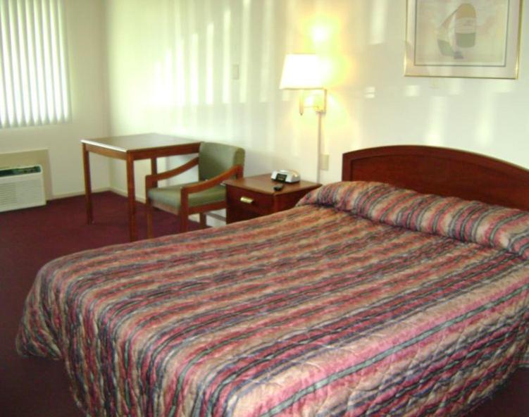 Tiffin Motel Room photo